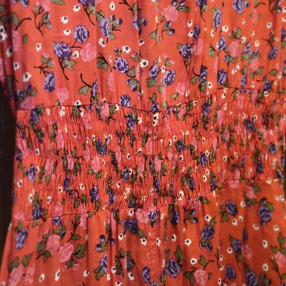 RAMBLING ROSE GOWN From the SPELL COLLECTIVE - Picture 6 of 10